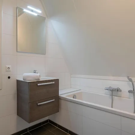 Сasa de vacaciones Restyled With Dishwasher In The Woods
